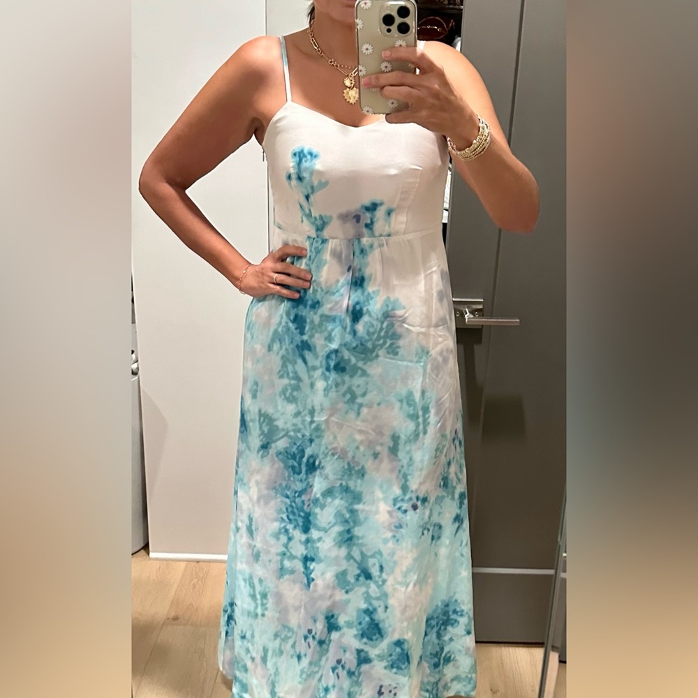 Anthropologie Maxi Dress Size 6, 100% silk and lined, great condition